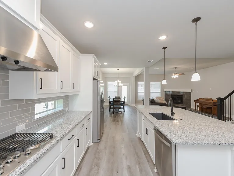 1604 Moss Trail Ct — Photo 24