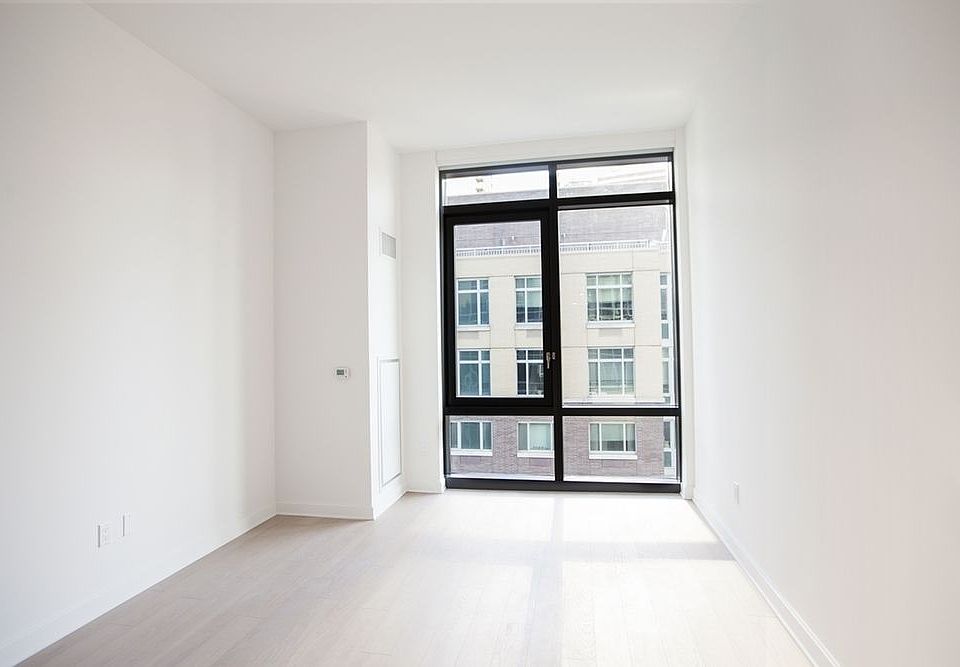 1st image of 21 W End Ave APT 2515
