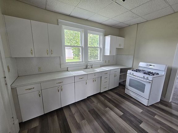 3rd image of 856 W American St