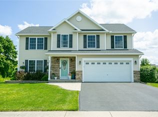 59 Harrogate Xing, West Henrietta, NY 14586