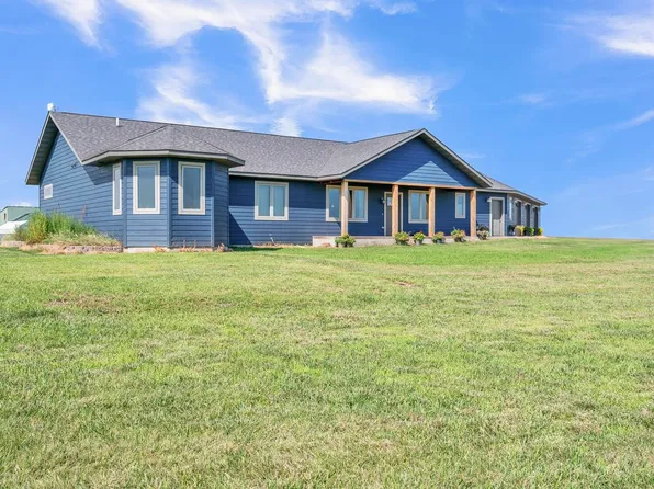 7095 200th St, Harris, IA 51345