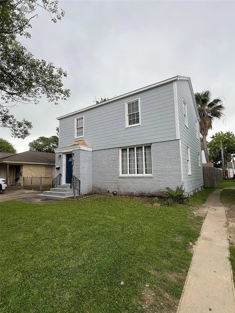 Building Photo - 4711 Avenue R 1/2