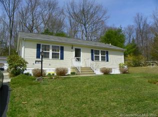 21 Rainbow Dr, Uncasville, CT 06382