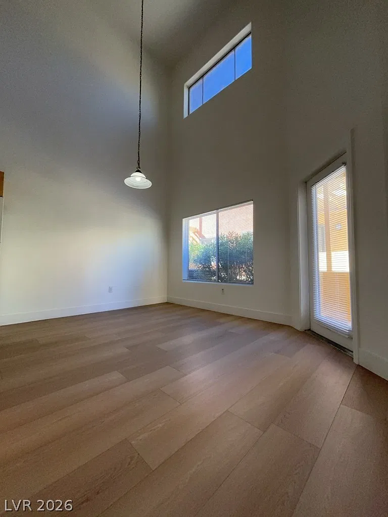 3 bed, 2.5 bath, 5214 sqft, $1,650 — Photo 3
