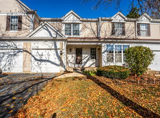 196 Park Ridge Ln, Aurora, IL 60504