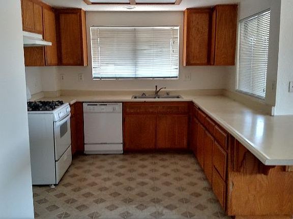 2nd image of 15661 Mauna Loa St APT E