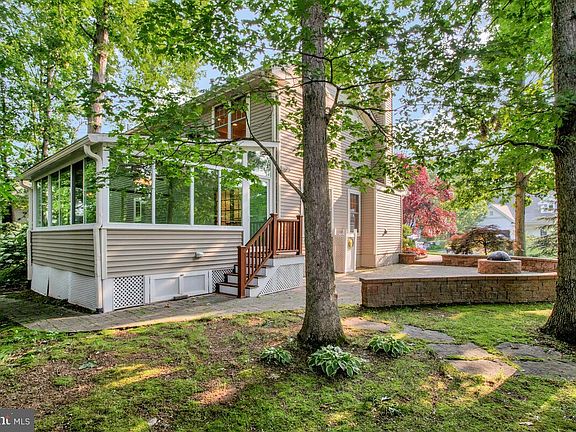 3rd image of 11801 Pond Crest Ct