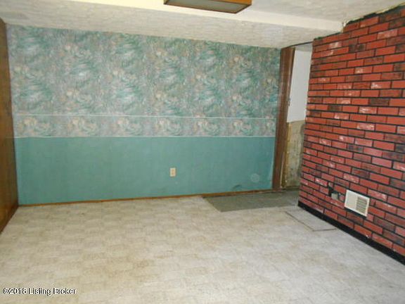 5th image of 1107 Forest View Dr