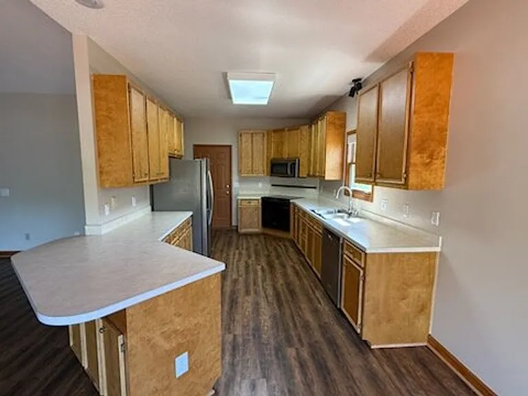 628 Willowood Pkwy — Photo 10
