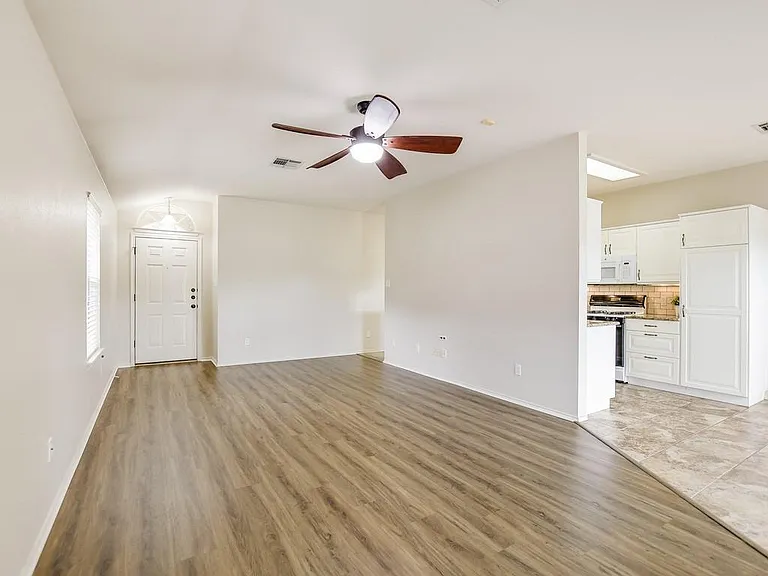 2805 Feathercrest Dr — Photo 5