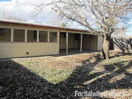 Back yard with shade trees!!