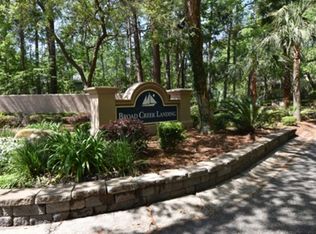 40 Point Comfort Rd, Hilton Head Island, SC 29928