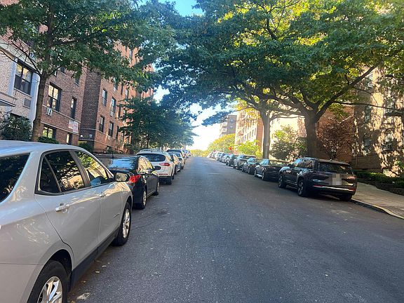 5th image of 102-25 67th Rd APT 1E