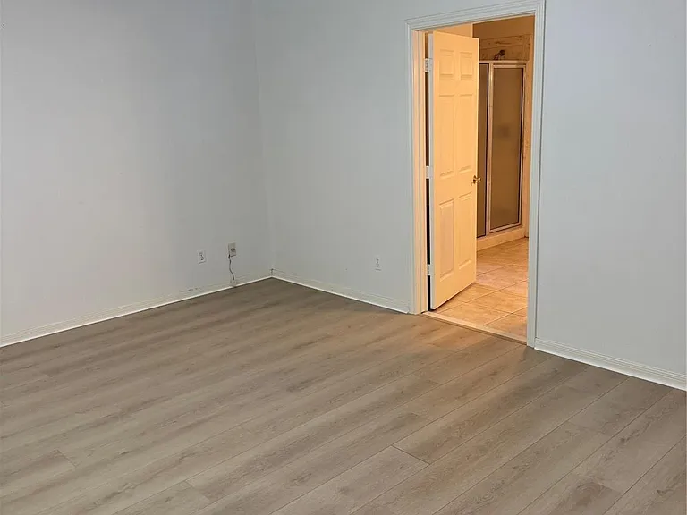 120 Hiwon Dr — Photo 29