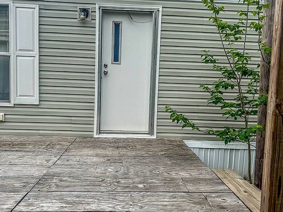 5th image of 48 Bill Ln