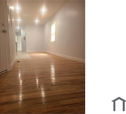 3rd image of 118 Badger Ave APT 1R