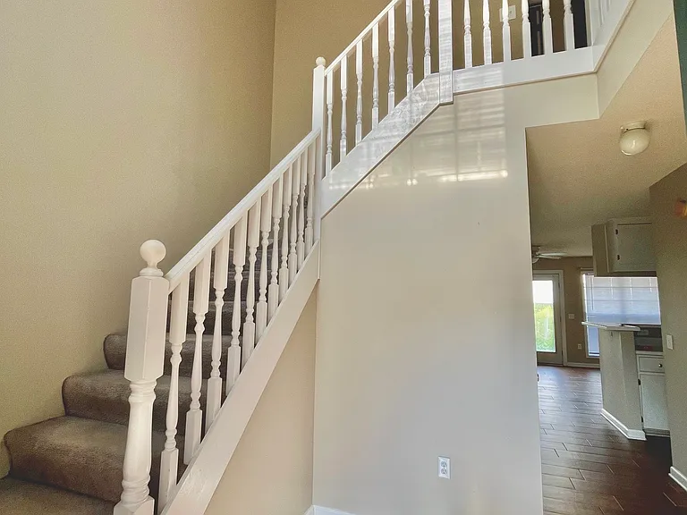 127 S Springview Dr — Photo 2