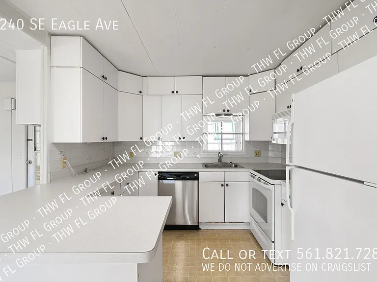 8240 SE Eagle Ave — Photo 3