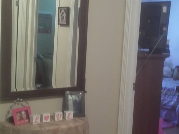 Foyer area between back 2 BR