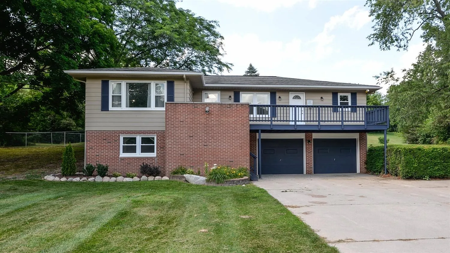 1622 York Ter photo 1