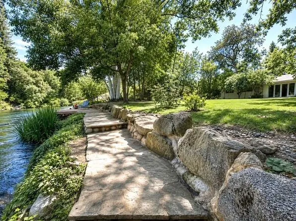 210 Wood Duck Dr, Sanger, CA 93657