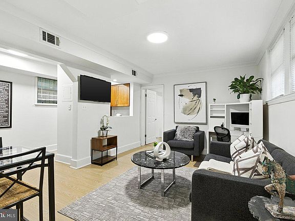 5th image of 1367 K St SE APT B