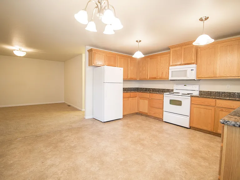 2545 Corona Ave #A — Photo 17