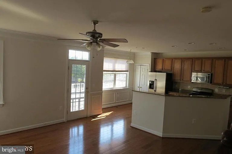 13669 Venturi Ln — Photo 2