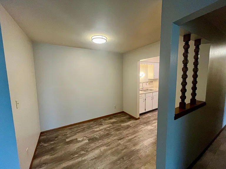 N114W15556 Sylvan Cir — Photo 4