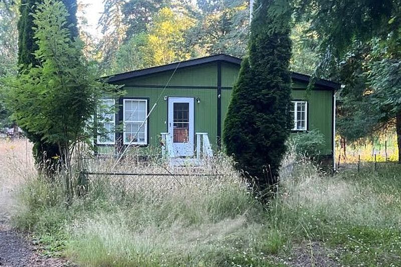 1st image of 440 W Haven Dr