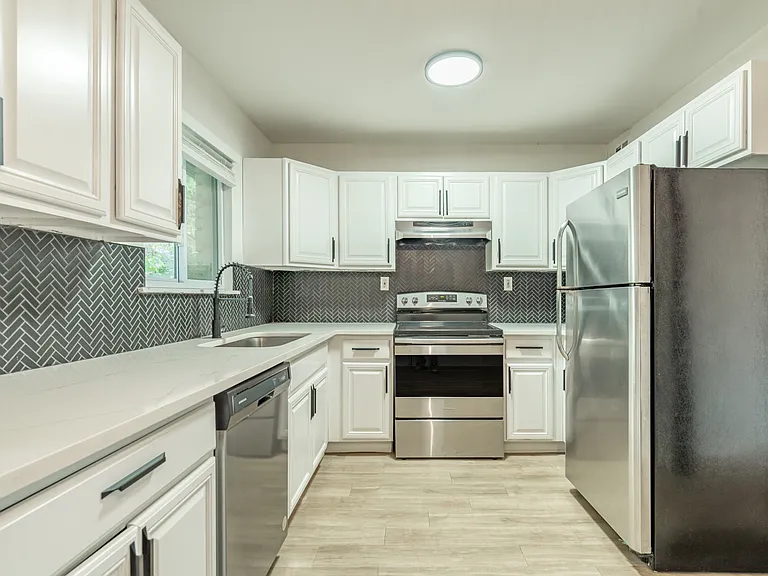 740 Mozley Dr SE #C8 — Photo 6