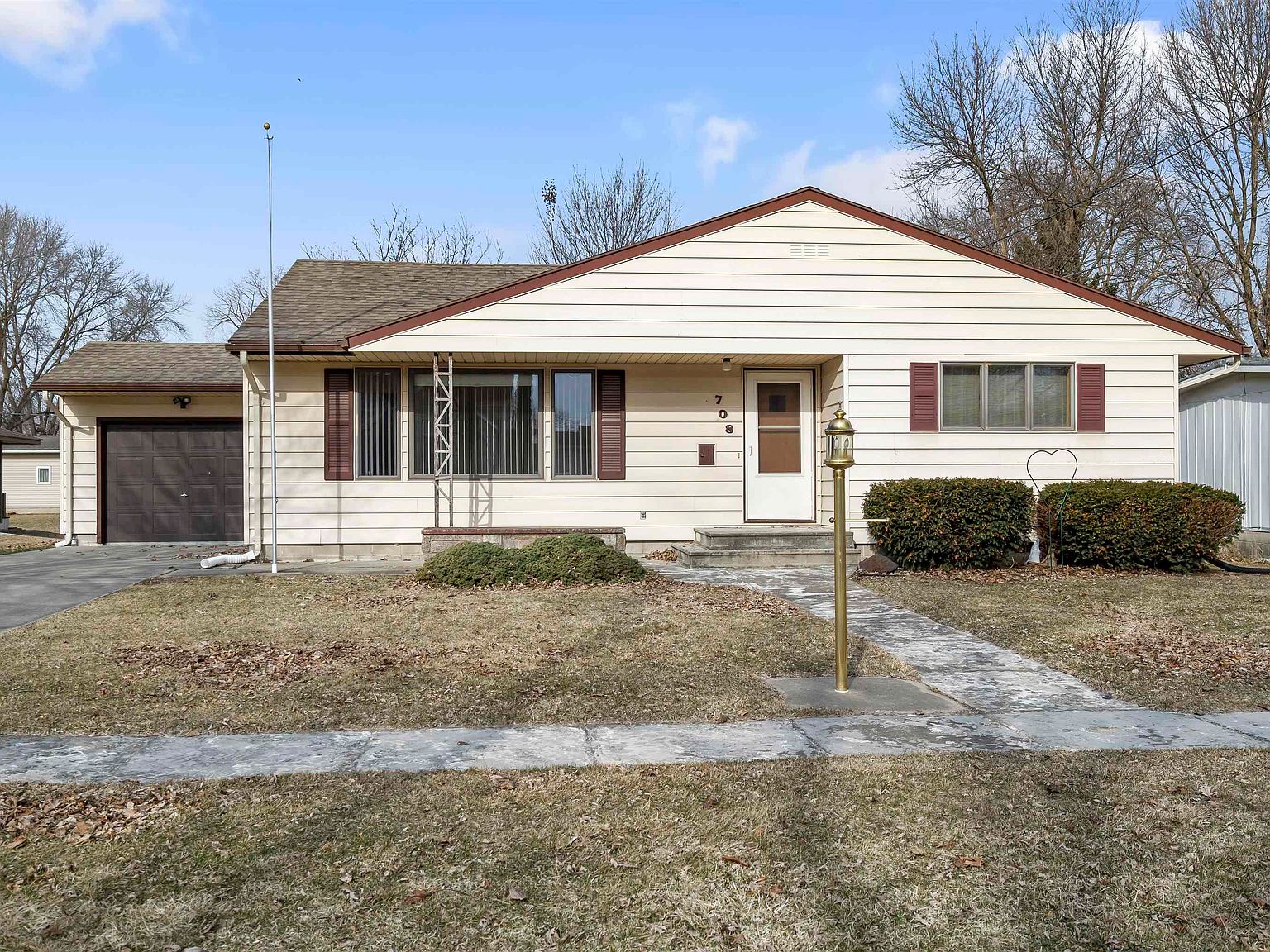 708 Mitchell St, Ackley, IA 50601 Zillow