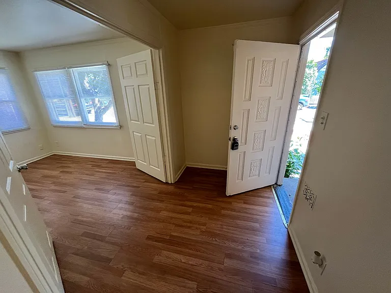 521 Hilmar St — Photo 1