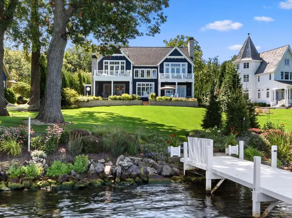 N1884 Sidney Smith LANE, Lake Geneva, WI 53147