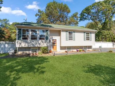 15 New York Avenue, Bay Shore, NY, 11706