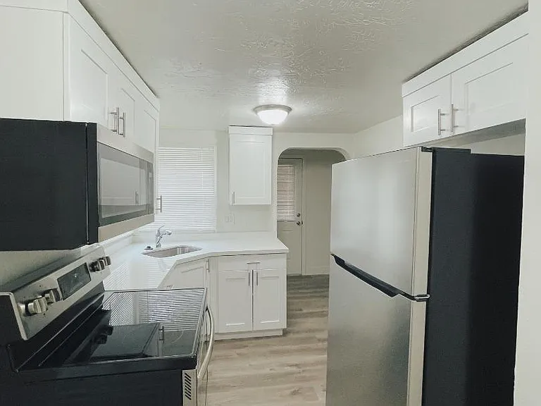 753 E Scott Ave — Photo 3