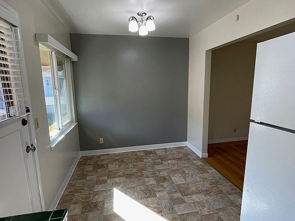 3rd image of 850 Live Oak Ave #4