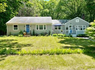 31 Pine Rd, North Hampton, NH 03862
