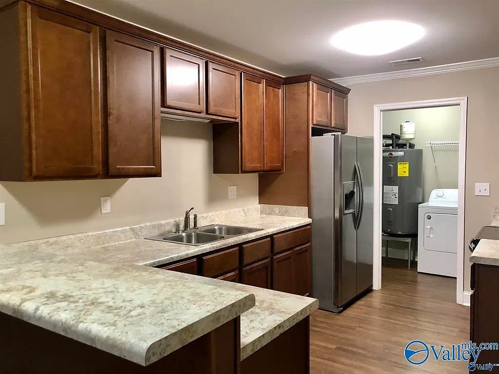 2 bed, 2.0 bath, 900 sqft, $1,150 — Photo 2
