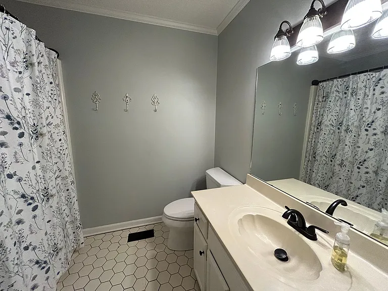 1393 W Main St — Photo 11