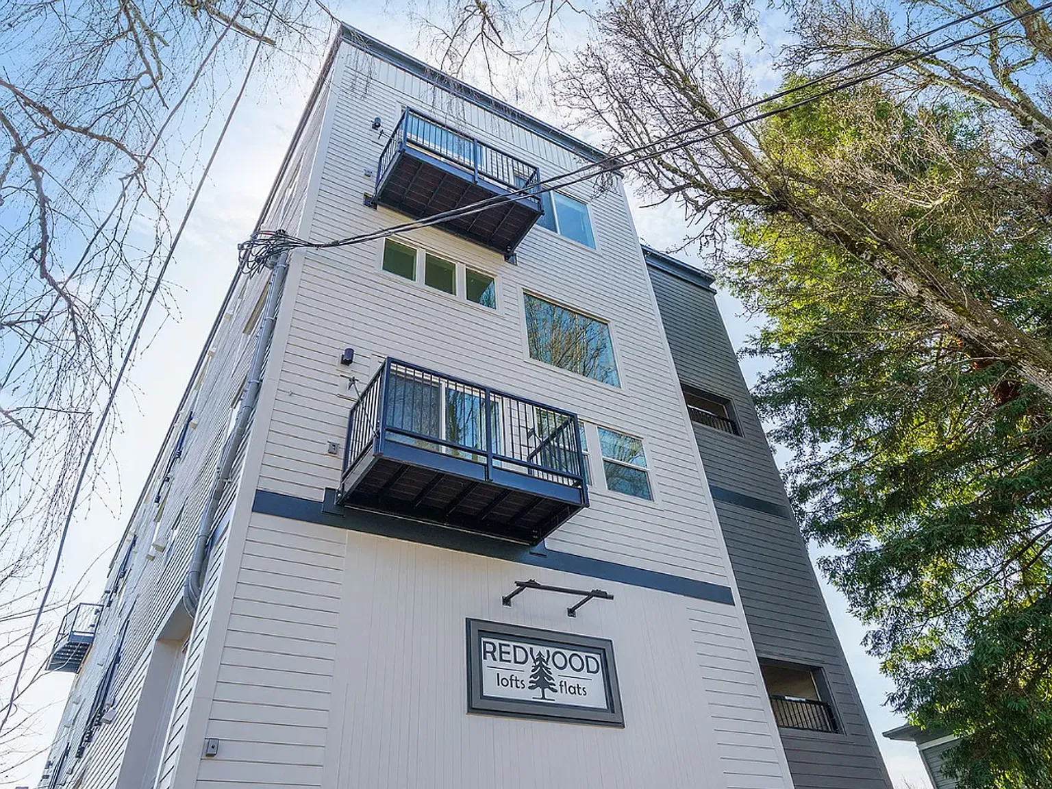 Redwood Lofts and Flats — Photo 4