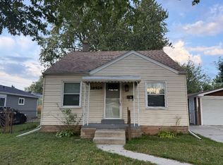28924 Rosebriar St, Saint Clair Shores, MI 48081