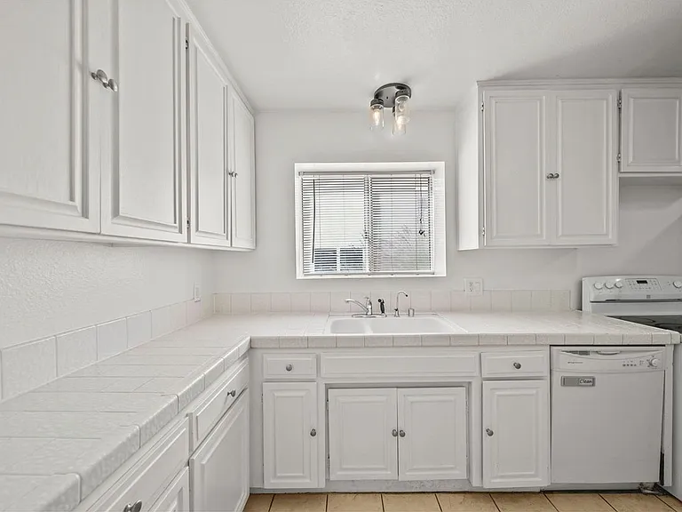 22647 Margarita Dr — Photo 11