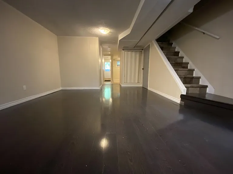 76 Eastwood Rd #X — Photo 5