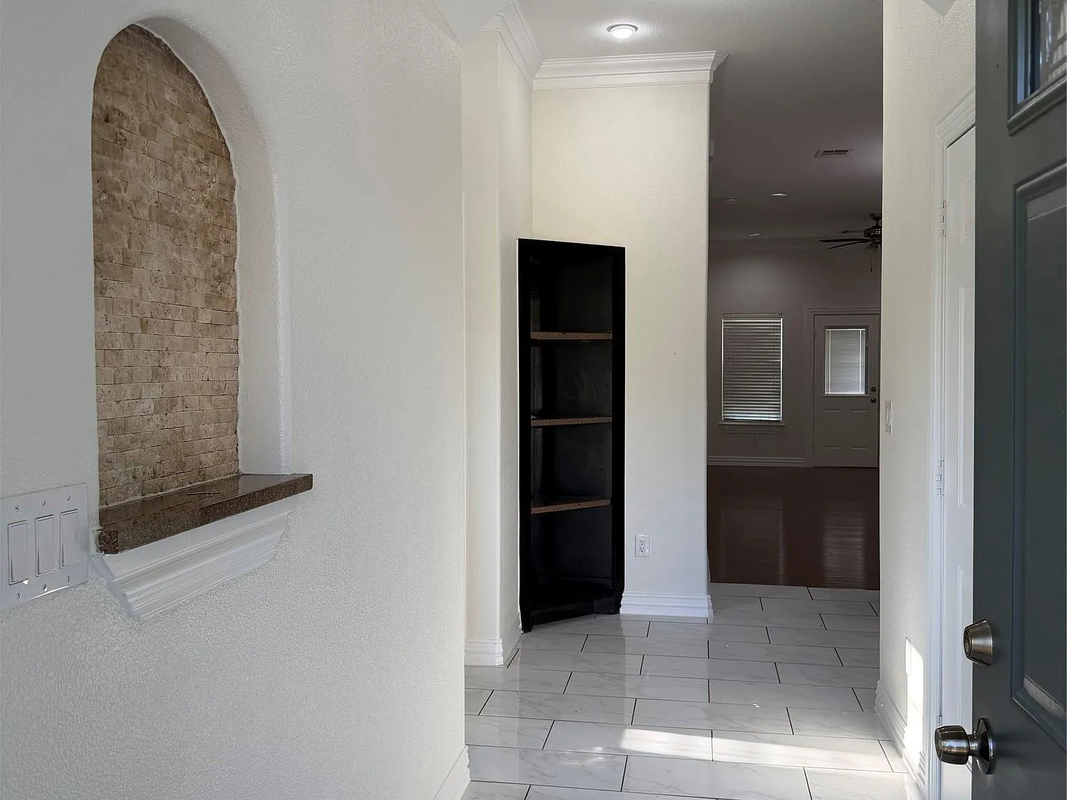 2 bed, 2.0 bath, 1200 sqft, $1,650 — Photo 2
