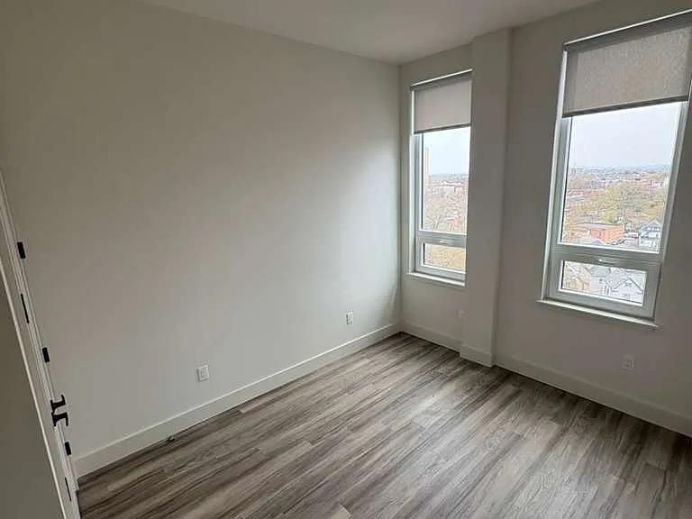 57 Washington St #9D — Photo 2
