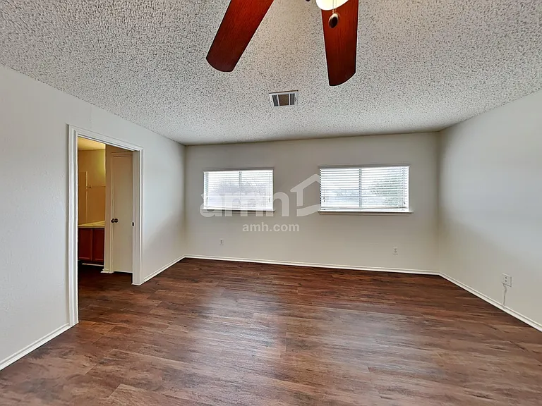 3212 Walleye Way — Photo 9
