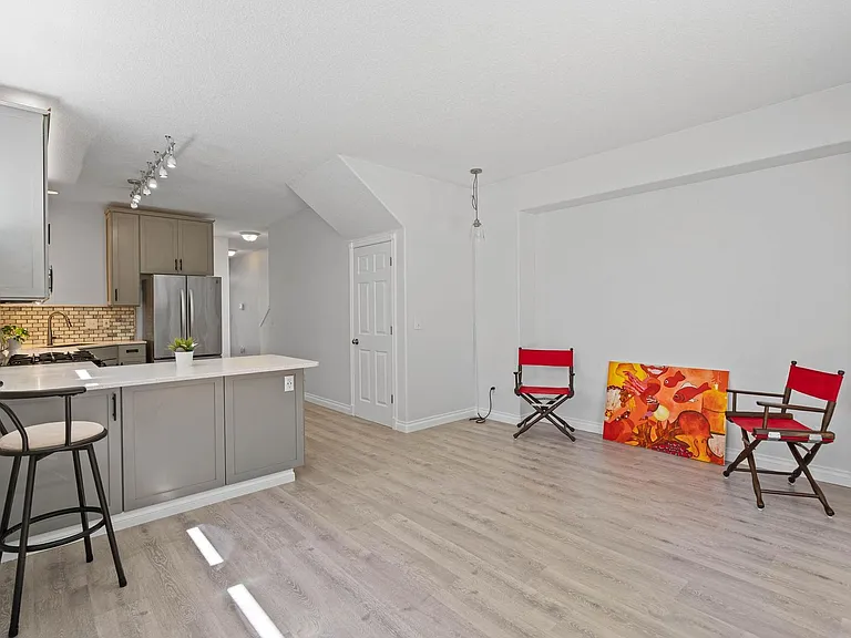 8526 N Haven Ave — Photo 14