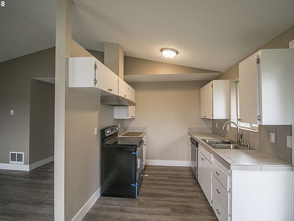 3rd image of 7507 NE 121st Ct