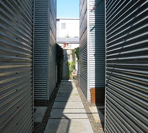 Walkway between unit A and unit B